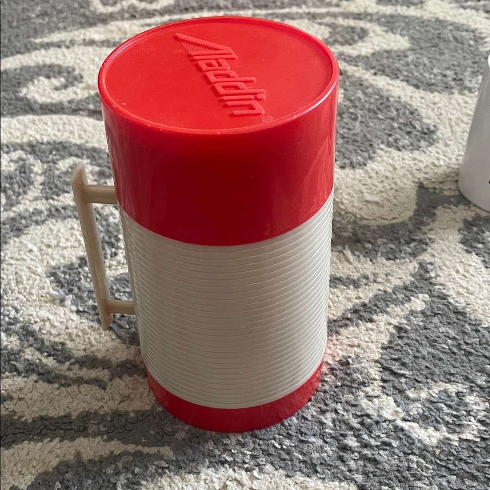Aladdin vintage Red and White Insulated Mug